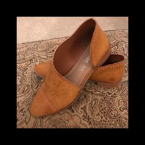 Mi.iM THE FREYA Asymmetric Pointed-Toe Flat Bootie